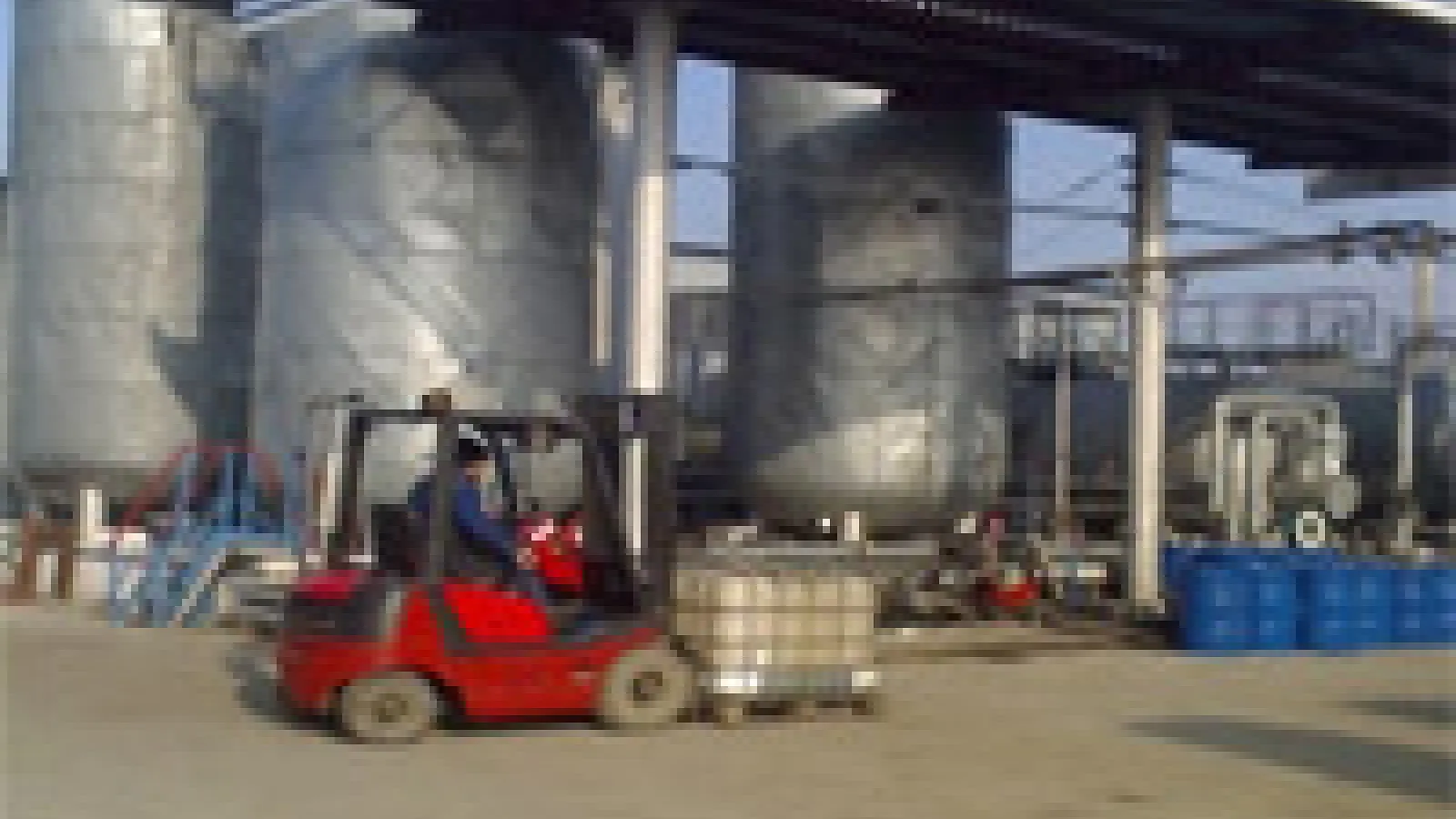 LABOREX ACHIZIȚIONEAZĂ COMPANIA X-OIL GRUP